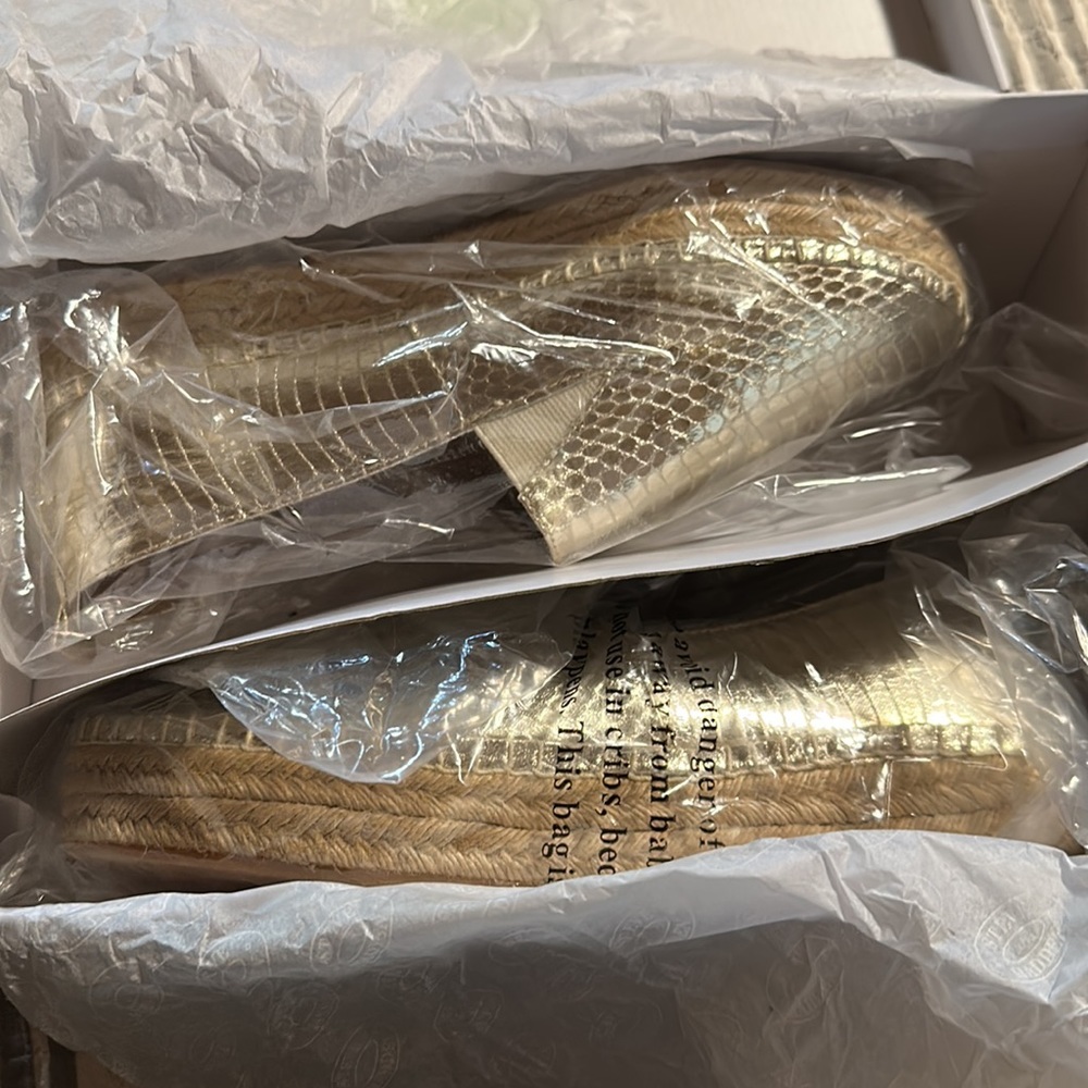 NWT Steve Madden gold snake Pacificc espadrilles.